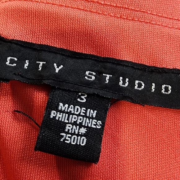 City Sudio Elegant Strapless Salmon Gown with Silver Accents Evening Size 3 - Picture 2 of 15